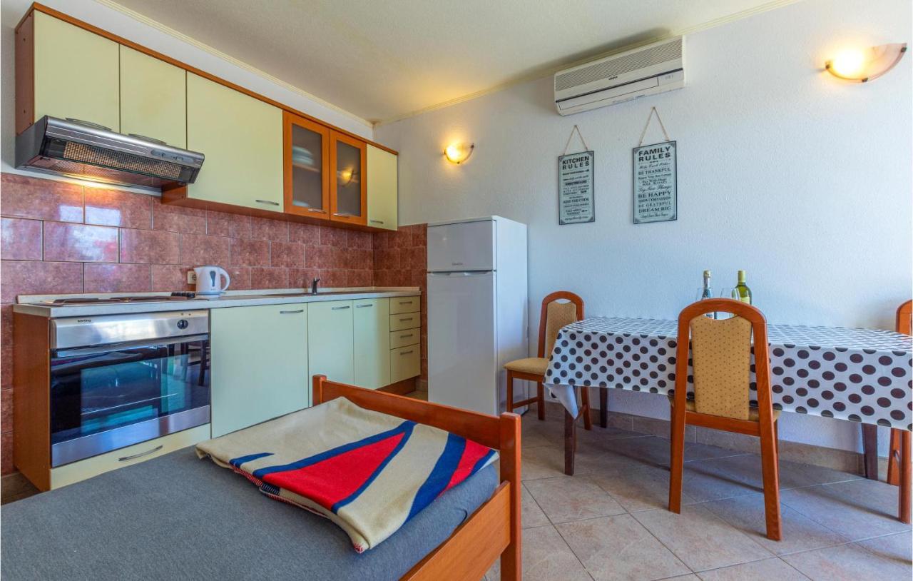 Stunning Apartment In Duce With Wifi Exterior photo